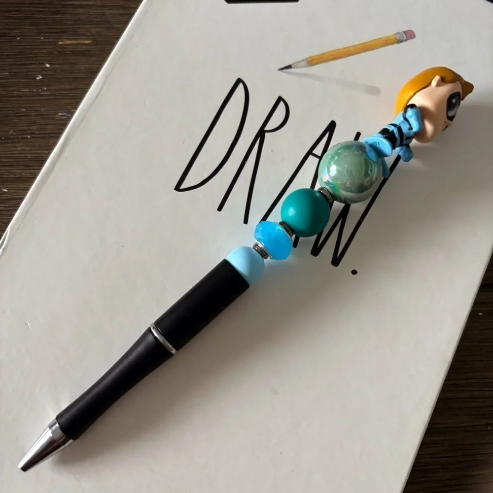 Disney Doorables: The Incredibles: Mr. Incredible (Classic) handmade beaded pen